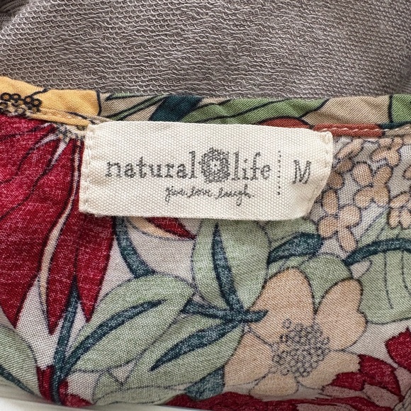 Natural Life flowy floral top - Picture 3 of 3